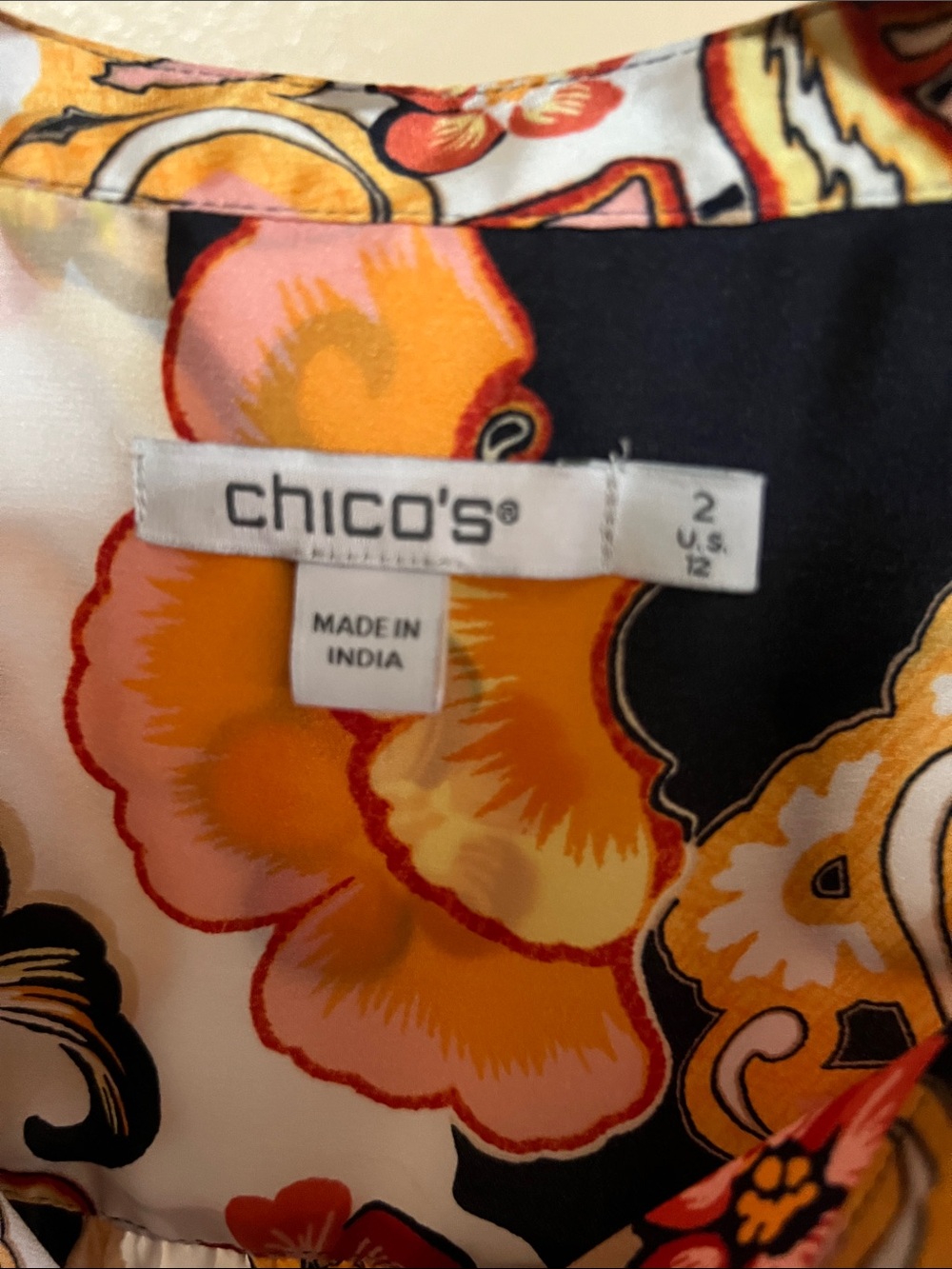 ๐ฅ๐ฅ๐ฅChicoโs Satin raffle sleeve tie front shirt blouse - Picture 7 of 10